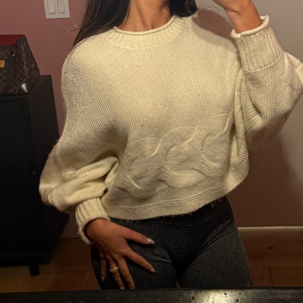 Parker Cream Crew Neck Sweater with Relaxed Fit😍 - Picture 6 of 8